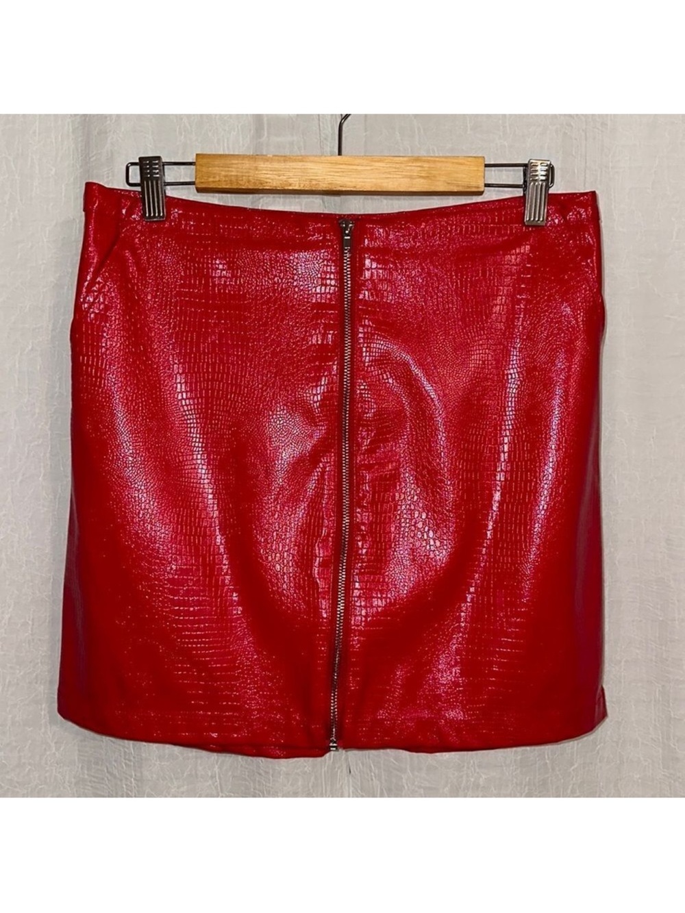 Shinestar L Croc Print Full Zip Vibrant Red Faux Leather Mini Pencil Skirt
